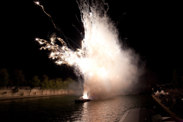 Bidding Farewell in Cai Guo-Qiang’s One Night Stand: Explosion Event for Nuit Blanche, realized on October 5 on the Seine River, Paris, France, 2013 Photo by Wen-You Cai, courtesy Cai Studio
